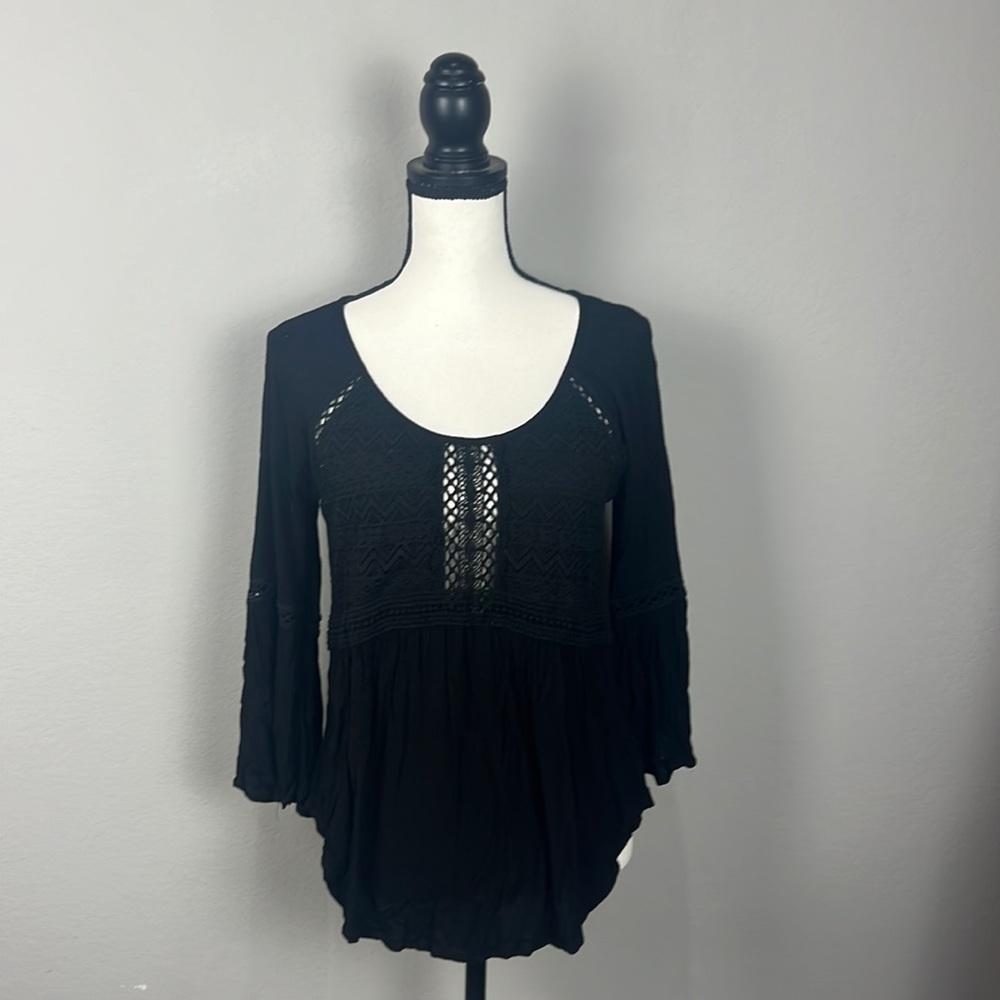 NWOT Miss Me Black Top Bell Arms Sz Small